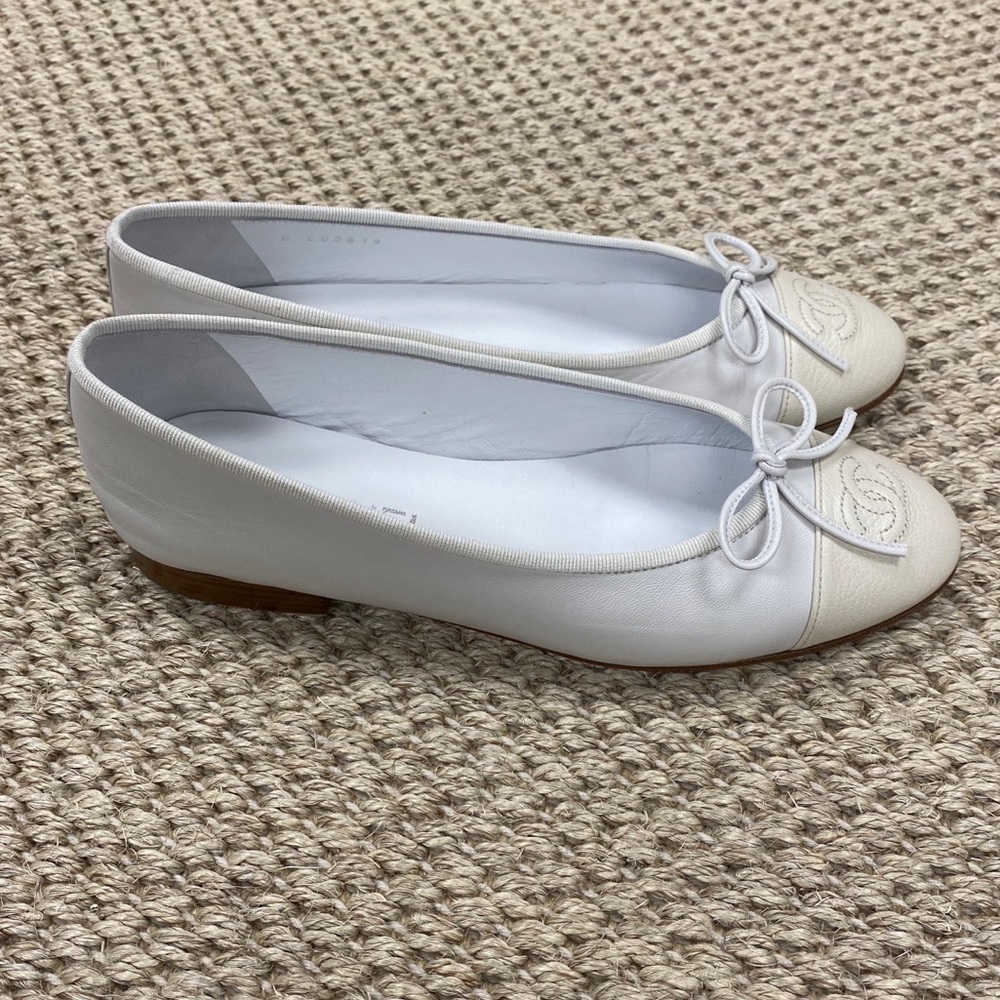 Authentic Chanel white & cream ballet flats 37.5 - Picture 3 of 12